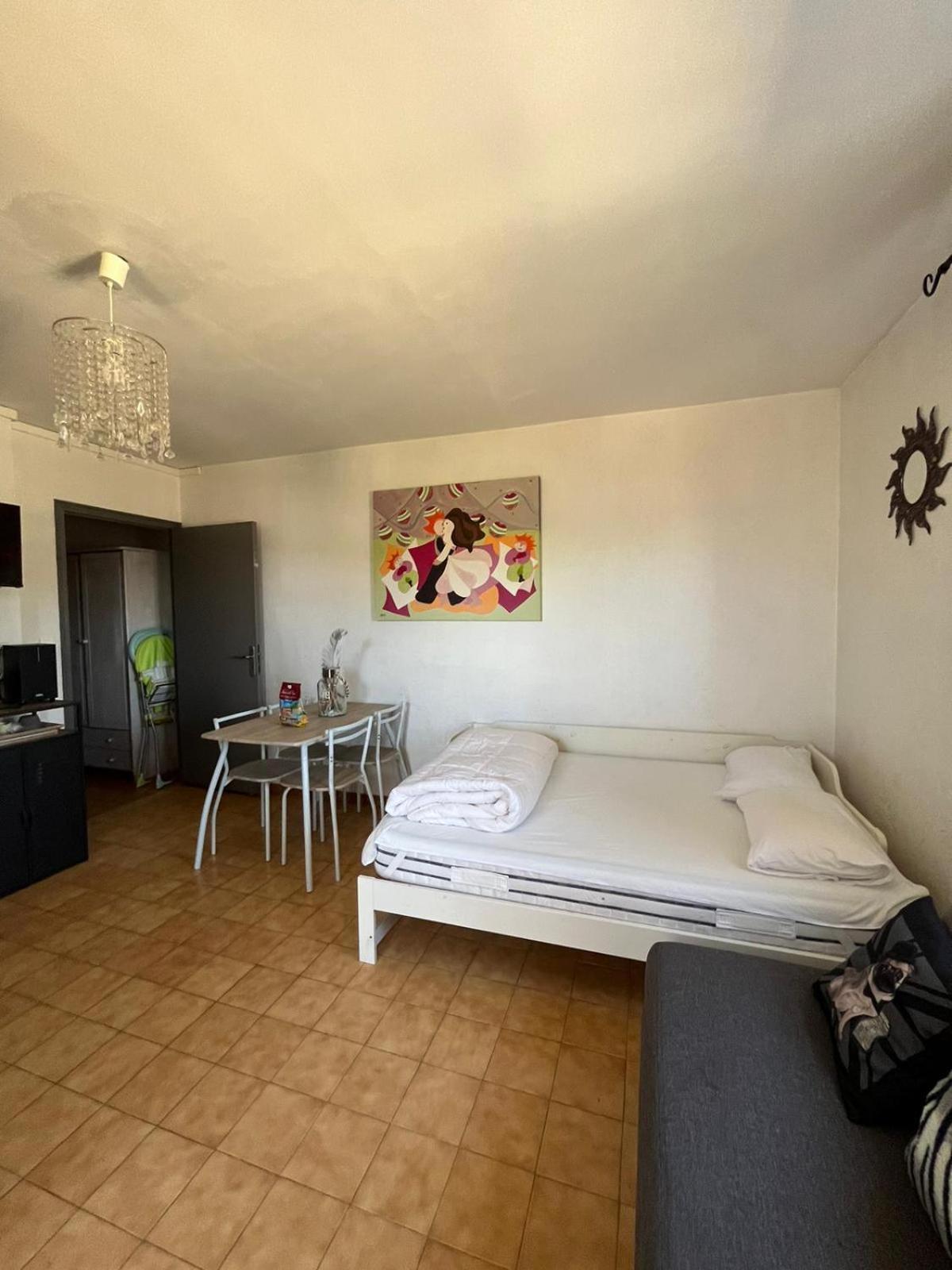 Appartement En Rez De Villa Beausite Mandelieu Eksteriør billede
